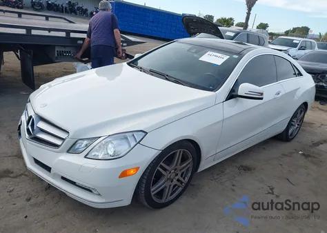 2011 Mercedes-Benz E 350 z USA, uszkodzony, nr VIN WDDKJ5GB0BF064765